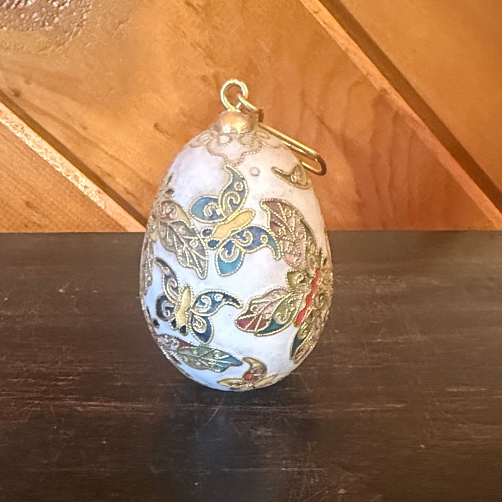 Decorative Egg with Butterfly Design